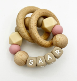 Bijtring |  Beige, licht taupe, roze | Met naam
