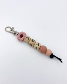 Sleutelhanger | Oma | bloem roze