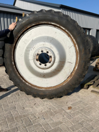 300/95R52 Alliance
