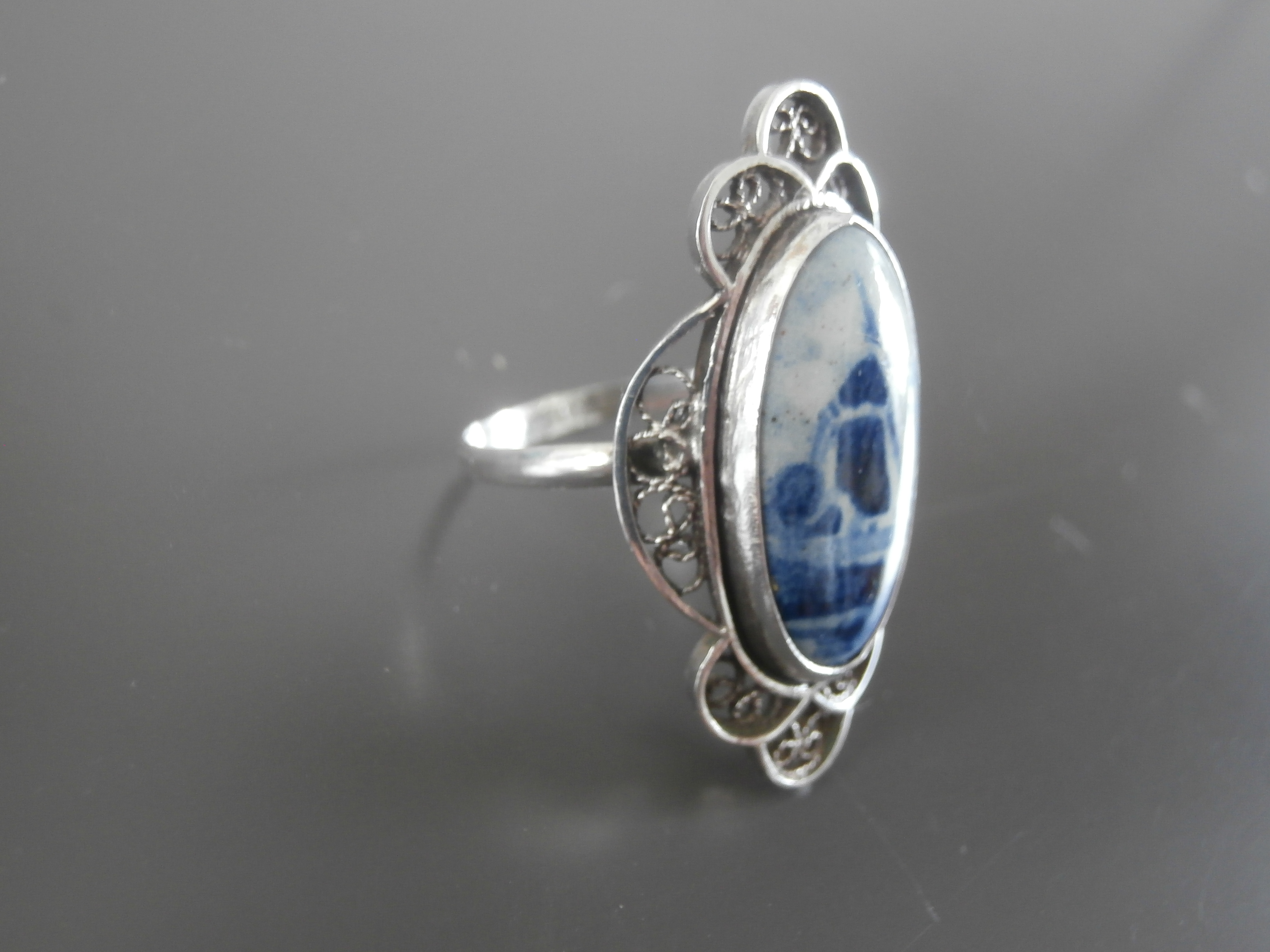 Filigrain zilveren ovale ring.