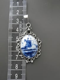 Middelgrote hanger met fantasieomlijsting