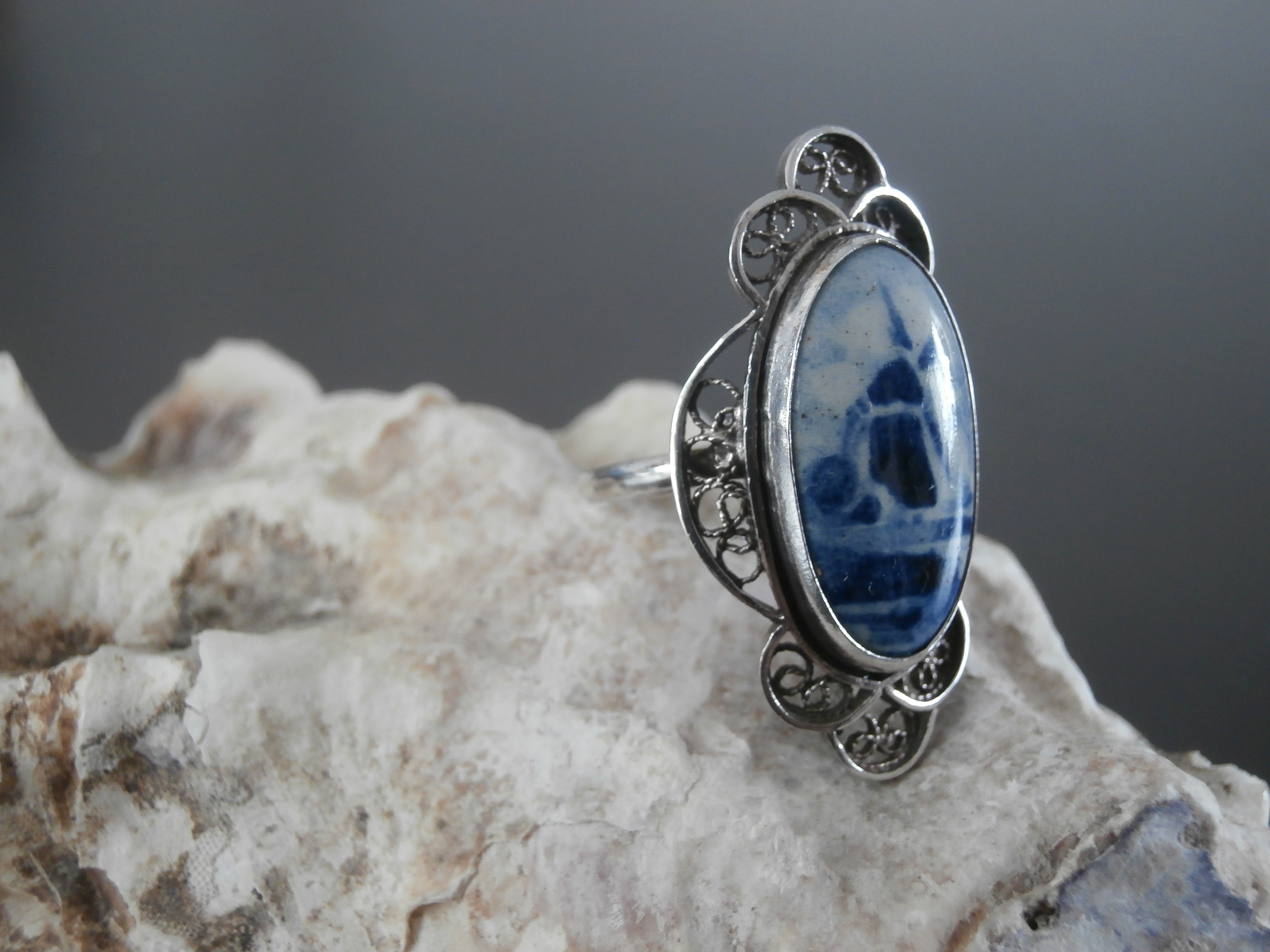 Filigrain zilveren ovale ring.