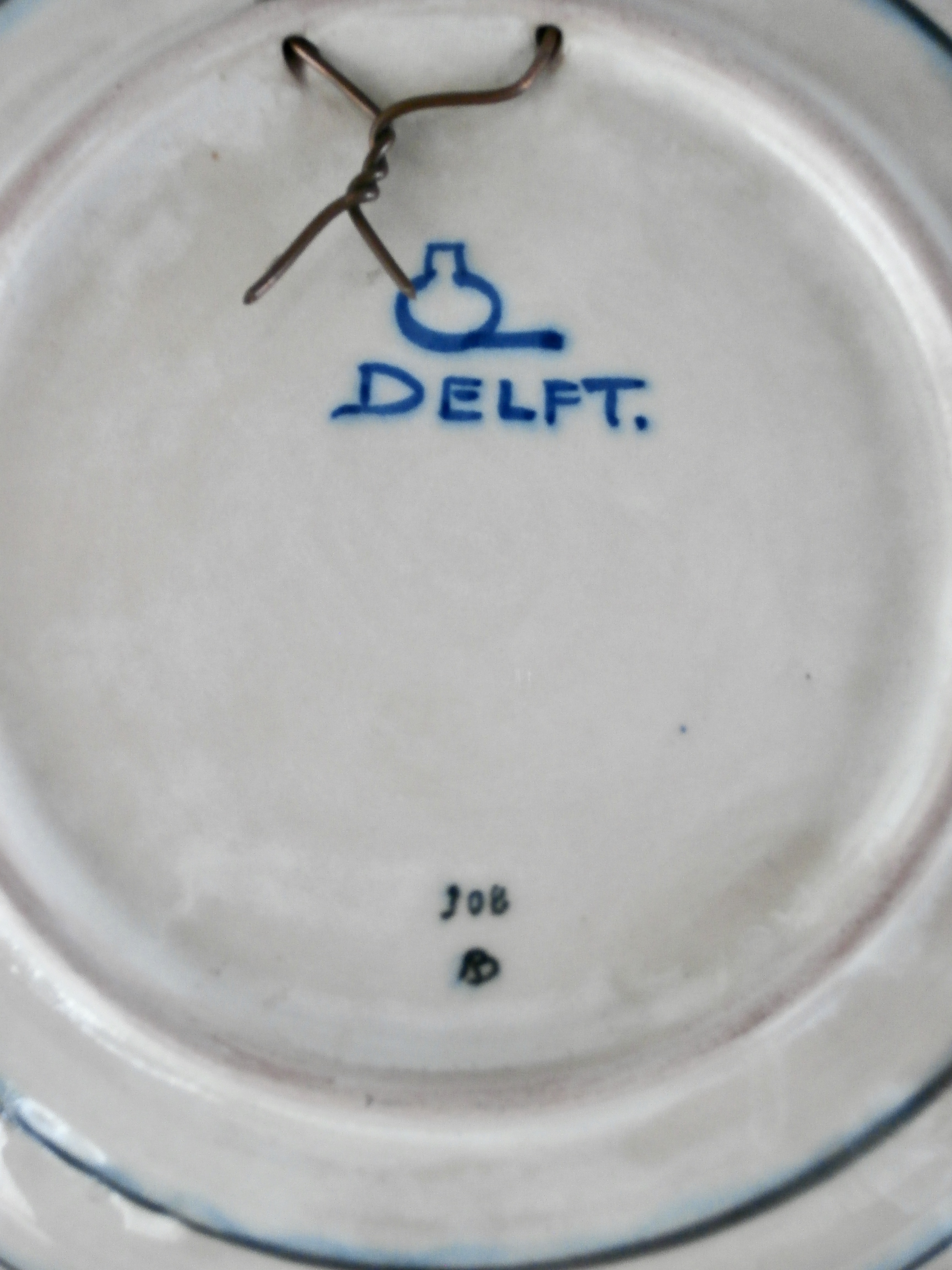 Bord Iznik-stijl, Nieuw Delfts, DPF