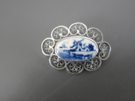 Ovale  broche Plateelbakkerij Schoonhoven