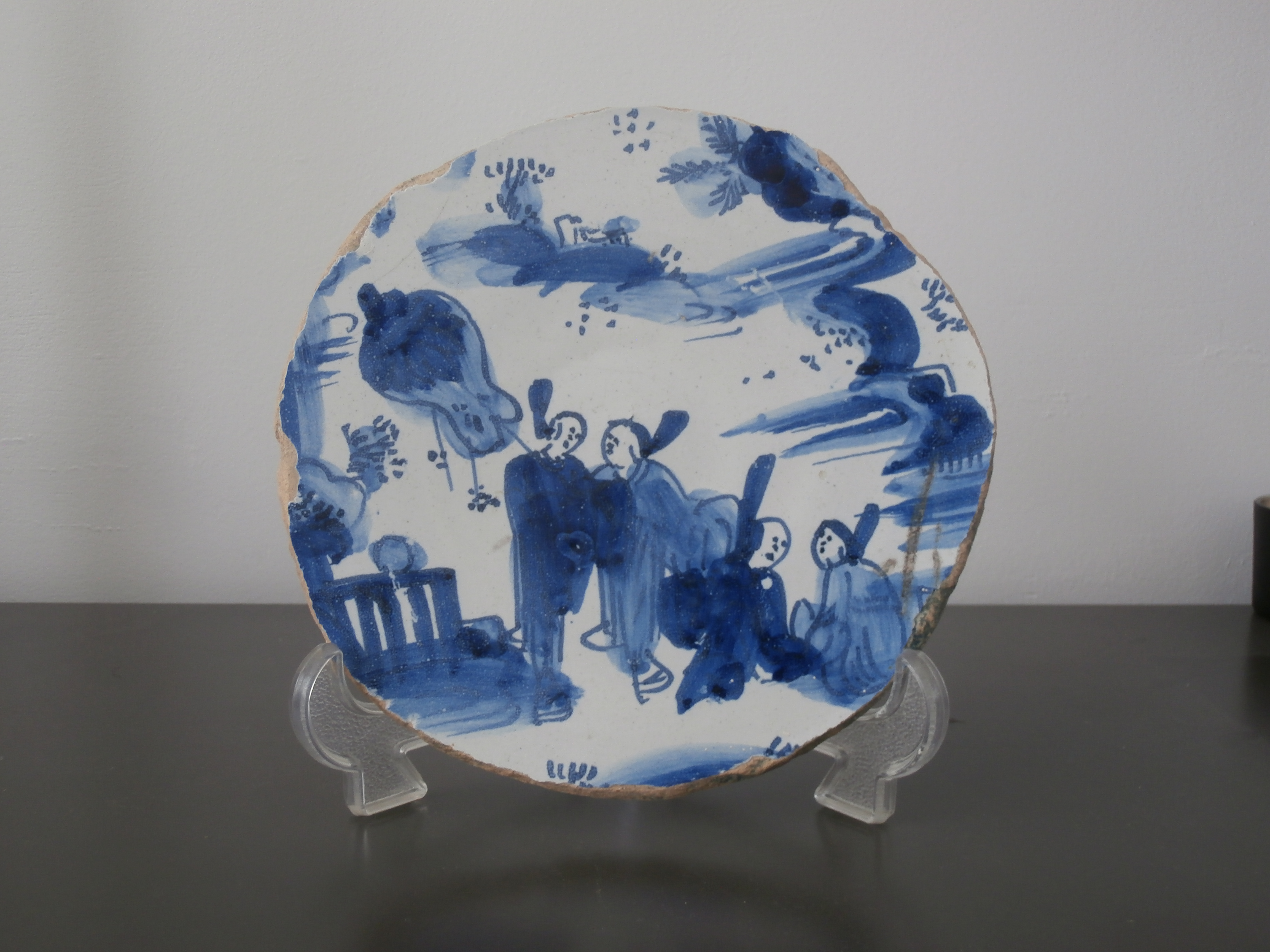 Decoratief Delfts majolica-fragment 1625-1650