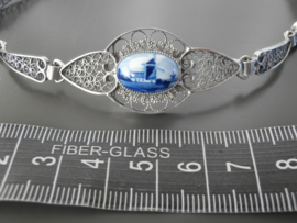 424; Elegante  armband met ovale Delftse steen