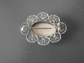 Ovale  broche Plateelbakkerij Schoonhoven