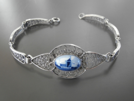 424; Elegante  armband met ovale Delftse steen