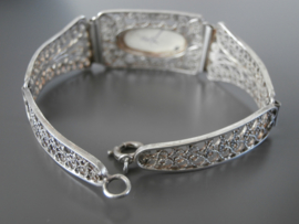 487; Zilveren filigrain armband.