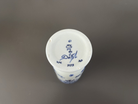 Kleine bekervaas op voet,  De Porceleyne Fles