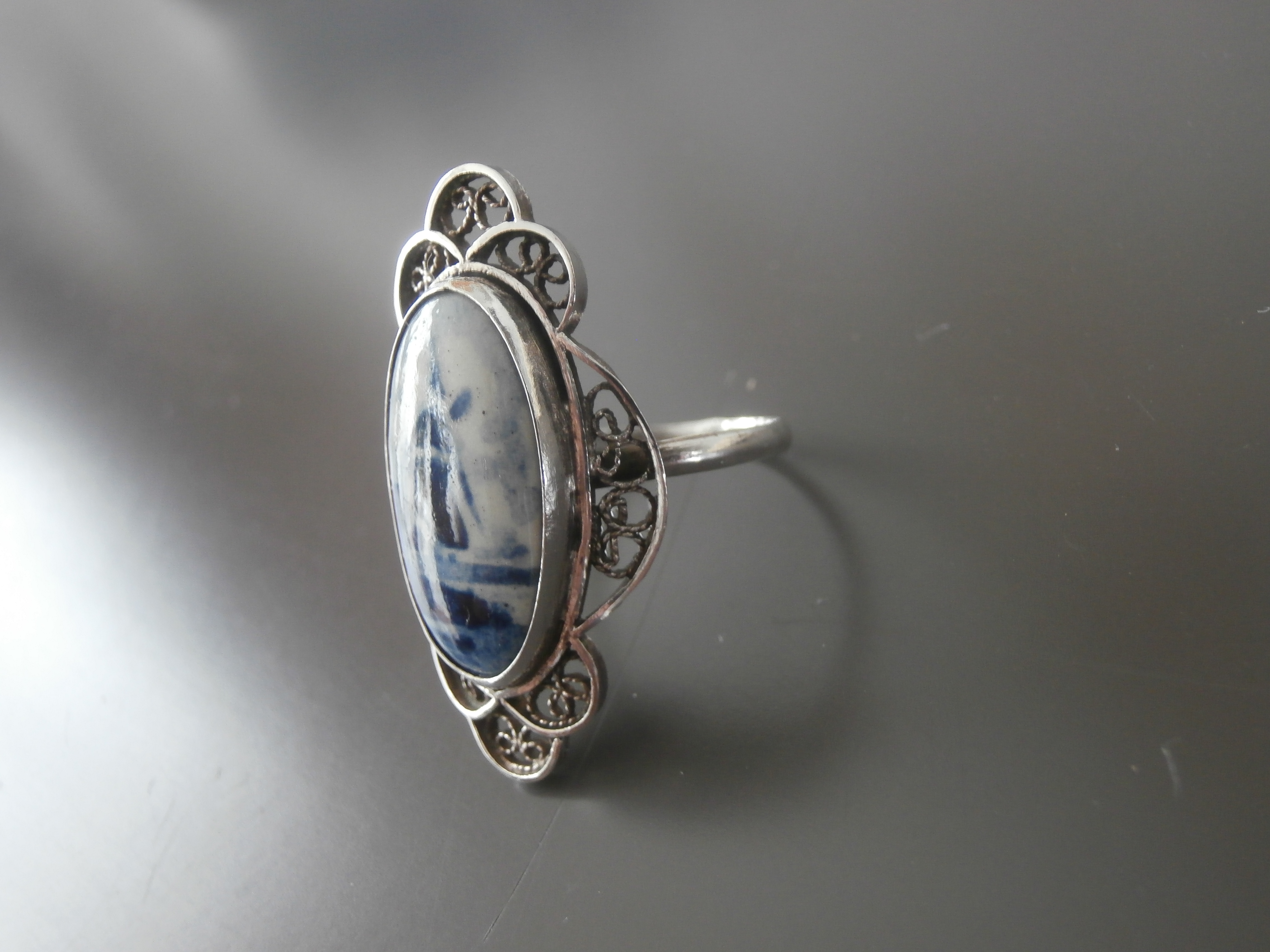 Filigrain zilveren ovale ring.