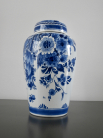 Hoge pot met deksel 1970.