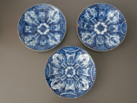 Set royale borden met gekartelde rand 1750-1800.