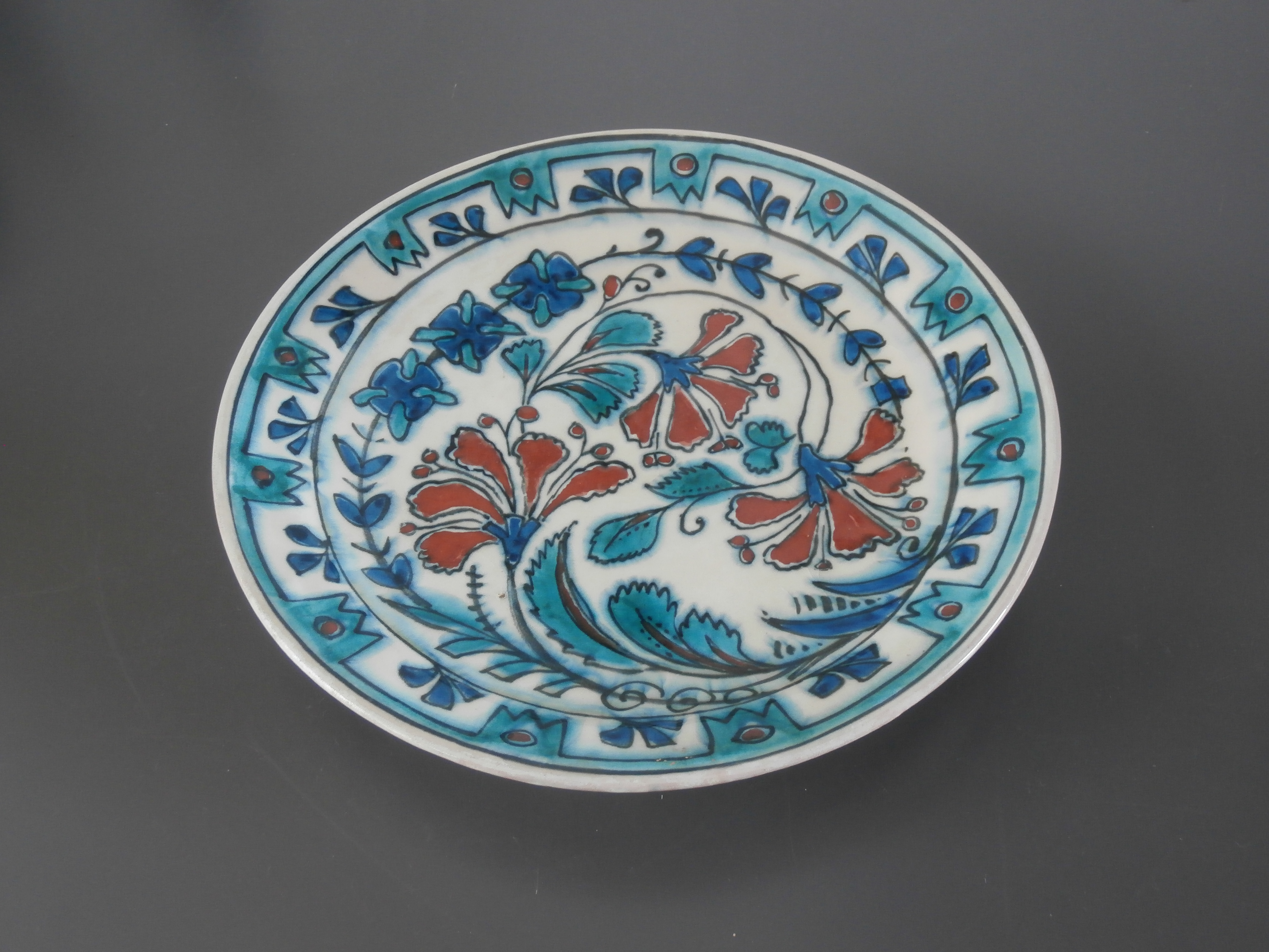 Bord Iznik-stijl, Nieuw Delfts, DPF