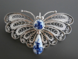 60; Grote zilveren vlinderbroche