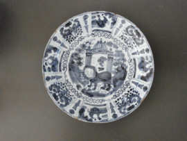 Delftse schotel van 35 cm in Kraakstijl ca. 1680-1700