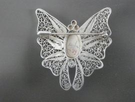 Grote zilveren vlinderbroche