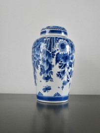 Hoge pot met deksel 1970.