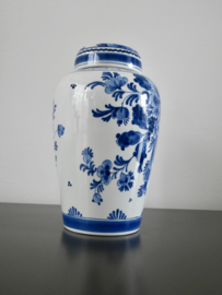 Hoge pot met deksel 1970.