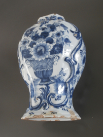 Stel balustervazen  'De Porceleyne Schotel',  1664-1772