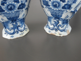 Stel balustervazen  'De Porceleyne Schotel',  1664-1772
