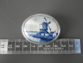Royale ovale broche, Pieter Woerlee.