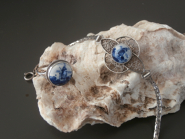 581; Ring met ronde steen.