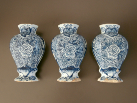 Drie vazen, 'De Drie Klokken' 1669-1853