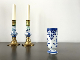 Kleine bekervaas op voet,  De Porceleyne Fles