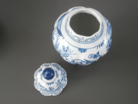 Tichelaar, pul met deksel,M ca 1900-1940
