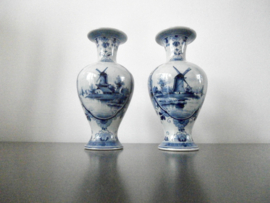 1892, stel vazen, De Porceleyne Fles.