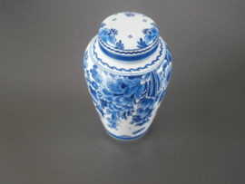 Hoge pot met deksel 1970.