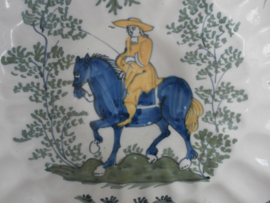 Delftse meerkleurige  plooischotel, 1690-1700