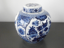 Globe pul met deksel 1929, De Porceleyne Fles