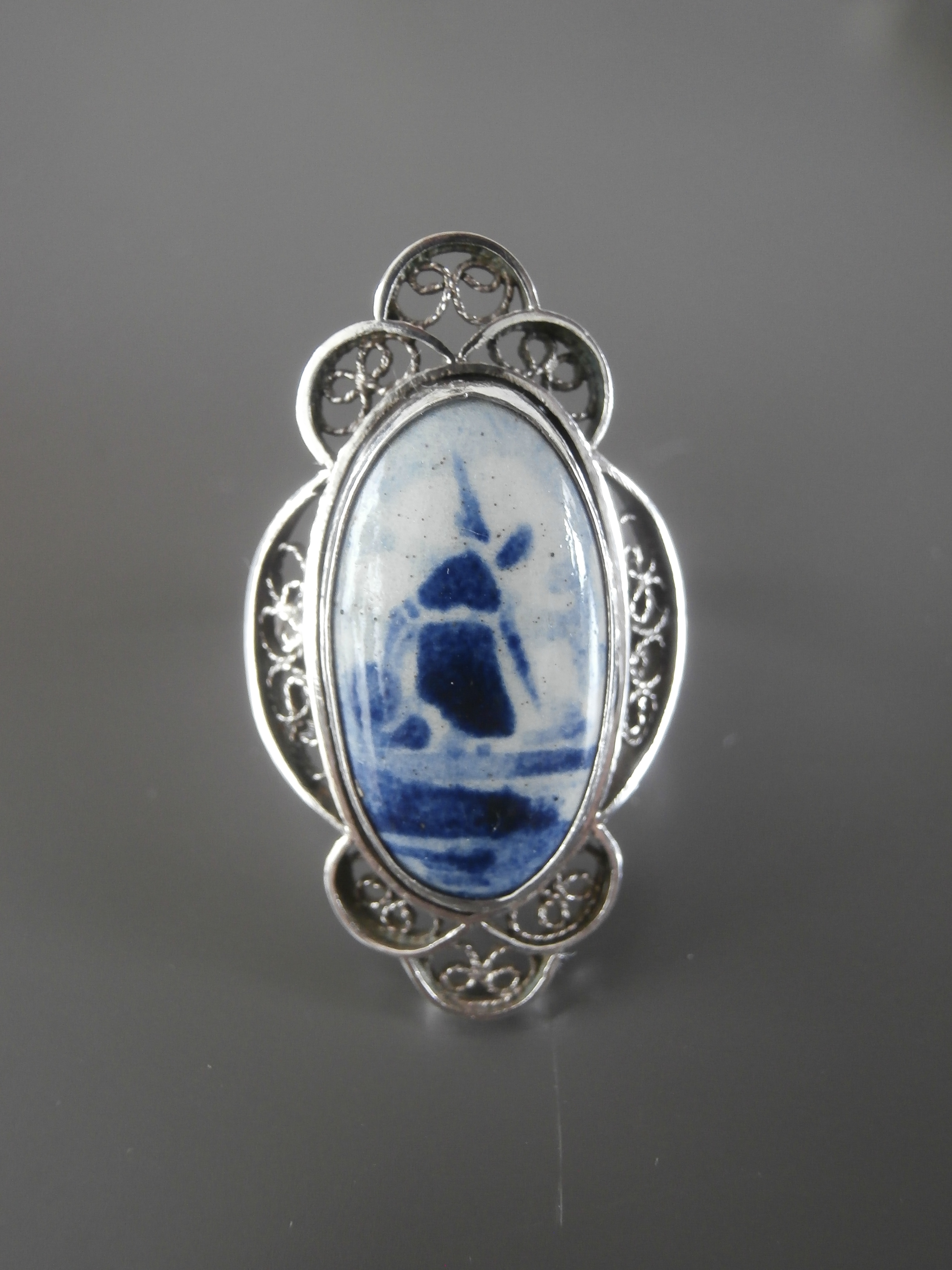 Filigrain zilveren ovale ring.