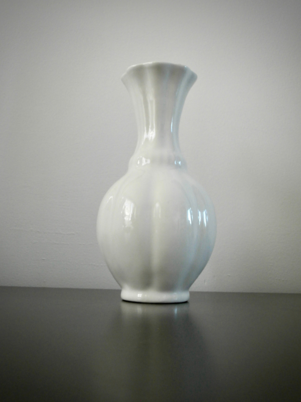 Delfts wit gelobde vaas , De Porceleyne Fles, jaren 30