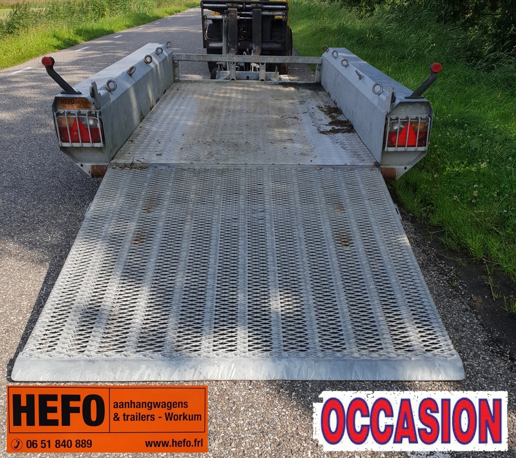 Strakke, Henra machine-transporter, 2700 kg/ lange rijklep 3.00 x 1.50 mtr.