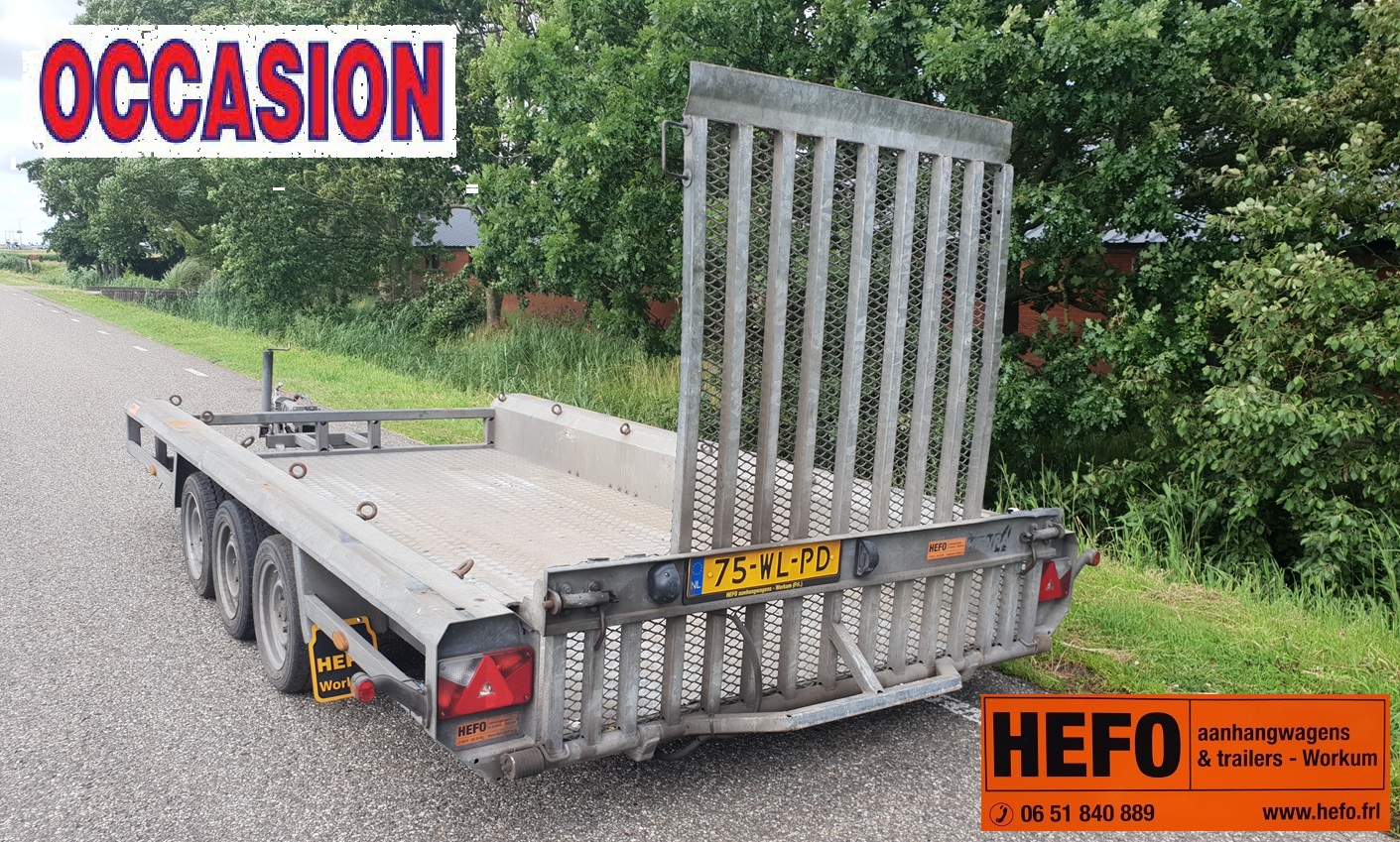Strakke, Henra hoogwerker-transporter, 3500 kg/ 3 asser 4.00 x 1.80 mtr.
