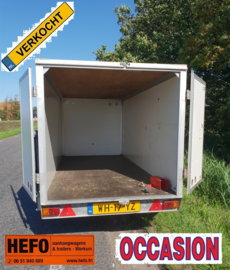 Hapert 1300 kg  geremde, enkelas, GESLOTEN, bakwagen 3.00 x 1.30 x 1.20 mtr.