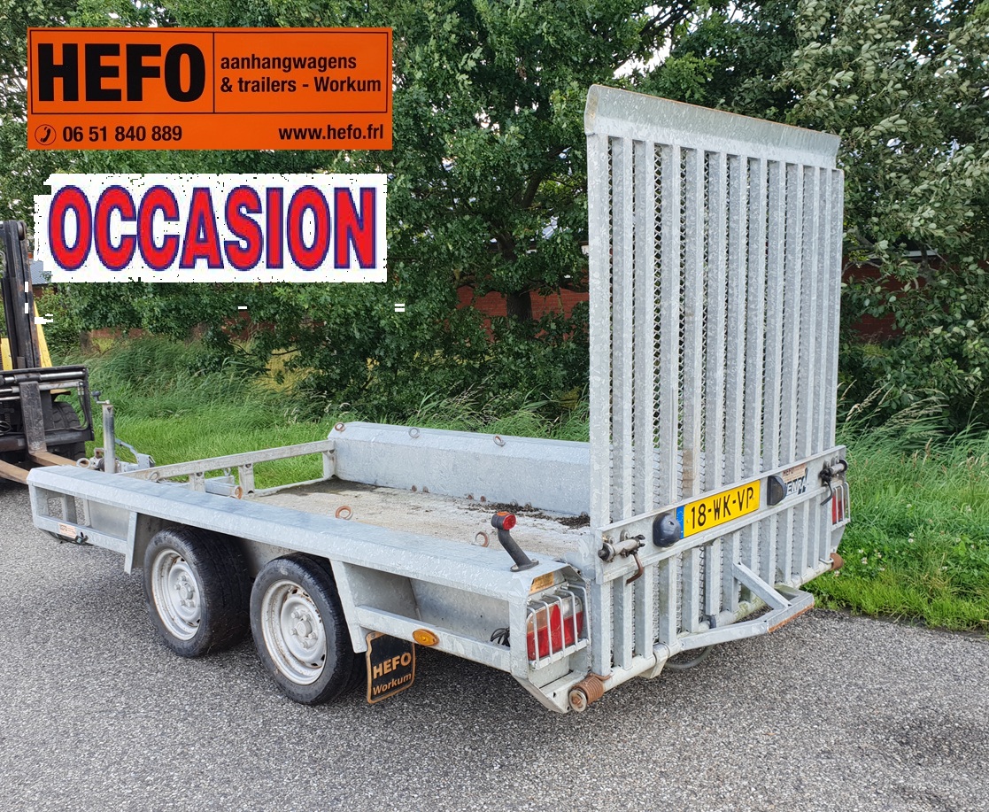 Strakke, Henra machine-transporter, 2700 kg/ lange rijklep 3.00 x 1.50 mtr.