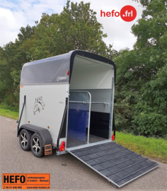 Henra PTN20.17 - 2 paards aluminium trailer Black Edition