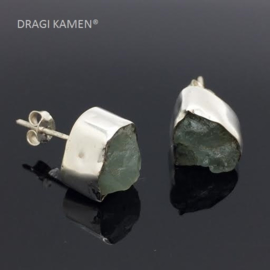 DRAGI KAMEN® - 925 Zilveren oorsteker met ruwe Aquamarijn.