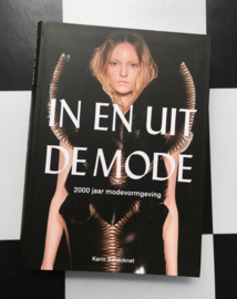 In en uit de mode - Karin Schacknat