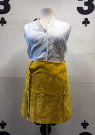 Yellow mini-skirt