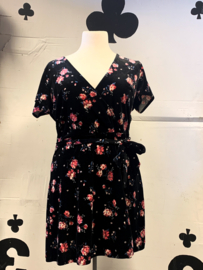 Divided velvet flower dress