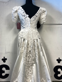 Pearly wedding dress