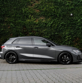 Oneway Complete bodykit passend voor Audi A3 (8Y) Sportback S-Line/S3 Facelift 2025- - Glanzend zwart