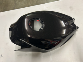 👉👉Ook voor het Wrappen van Motorkappen kan u bij ons terecht👈👈  😍😍Deze Kap Gewrapt in Gloss Ember Black 3M Wrapfolie voor onze klant😍😍  www.tuningparts-dewitten.be  #Tuningpartsdewitten #grootstetuningwebshopvanbelgie #wrapped #wrapping #wrap #mot