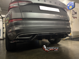 😍😍Nadat we deze Skoda Kodiaq Sportline MK1 facelift voorzien hadden van een Maxton Design Frontlip, Mochten we deze nu ook Voorzien van een Rear Central Splitter (with vertical bars)😍😍