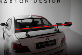 Maxton Design Carbon spoiler met bovenste zwaanbevestiging + LED BMW 1 M E82